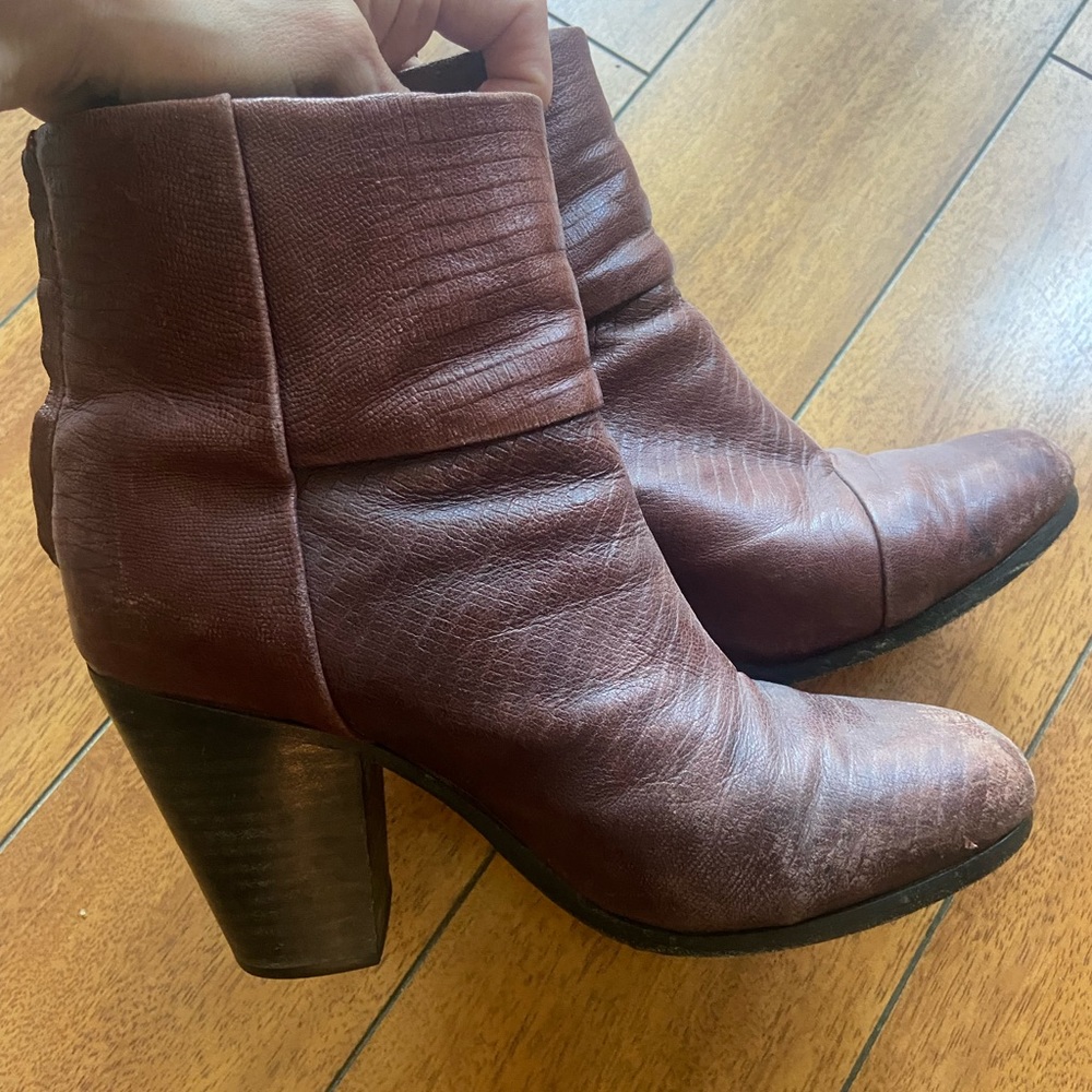 Rag & Bone the Classic Newbury Ankle Boot in Burgundy size 6 (36)